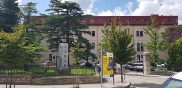 Carenza medici: Asrem pubblica avviso anche per pensionati e specializzandi