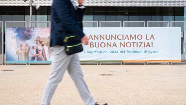 Testimoni di Geova: cambiamento epocale sulle trasfusioni