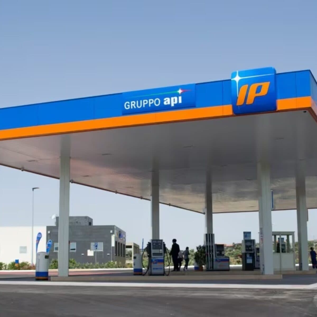 Anche IP segue Eni: scatta l'effetto domino sui prezzi dei carburanti