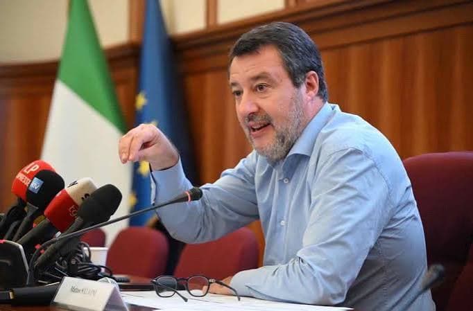 Lega, Salvini si dimette per ricandidarsi: il congresso di ottobre decisivo per la leadership del partito