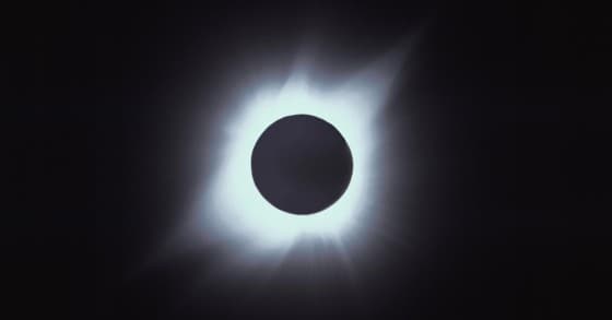 Eclissi solare totale del 12 agosto: dalla Spagna alle Baleari, i luoghi migliori per assistere al fenomeno
