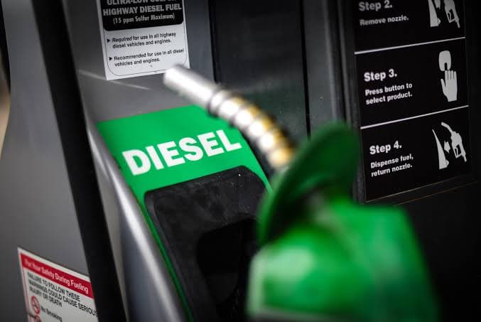 Trump lancia un ultimatum sul diesel: l'Europa sotto pressione, Regno Unito in difficoltà