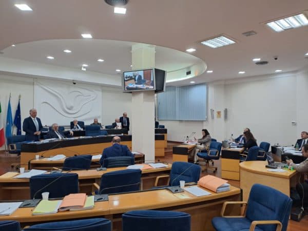 Lega Molise: vietare burqa negli uffici pubblici della regione