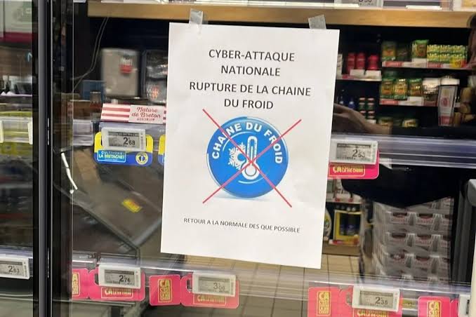 Supermercati francesi sotto attacco informatico: frigoriferi fuori uso e milioni di euro di cibo sprecato
